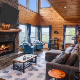 Luxury Cabin, Mtn Views, Theater, Game Room, 4BR, hotel in Gatlinburg