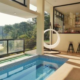 Glass & Green Perch Full Home with Heated Pool – hotel w mieście Baguio