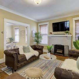 Beautiful Bungalow Stones throw from Cooper Young, hotel a Memphis