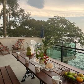 Beach house with ocean view - Itacuruçá Island