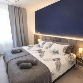 Stylish 2BR House Parking & WiFi Sleeps 6, hotel u gradu Grangemouth