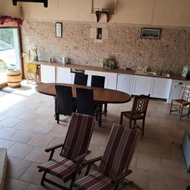 Studio 80m2 a la ferme tout confort、Courdemancheのホテル