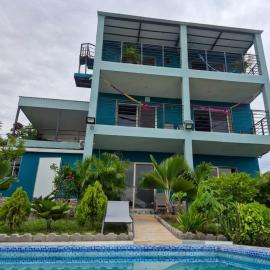 WAVE & CHILL HOUSE, in the Heart of Surf City, hotel in La Libertad