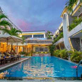 Cambana La Rivière Hotel, hotell i Battambang