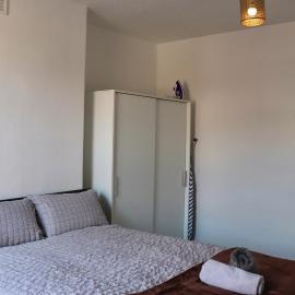 Perfect Getaway 2 bedroom house with parking