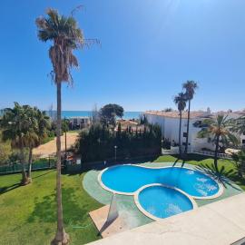 Apartamentos Cap y Corp, hotel in Alcossebre
