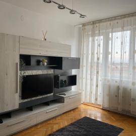 Inchiriez apartament central cu 2 camere et 4