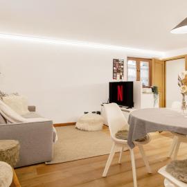 NEW Alpe Veille, Chalet Centro La Thuile 2 Bagni e Garage Privato, hotel u gradu La Tuil
