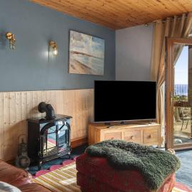 Bay View - holiday cottage by the sea with stunning views