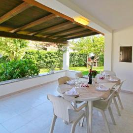 Villa Caterina a pochi passi dalla spiaggia con 3 Camere e Giardino Privato, hotel in Costa Rei