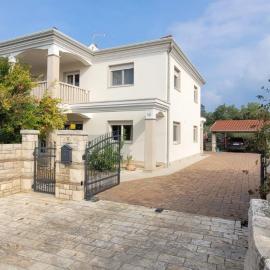 Apartment Bašanija Fig