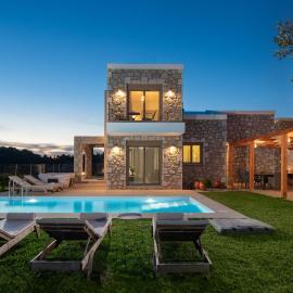Drakos Estate - Luxury Pool Villas, hotel v mestu Asgourou