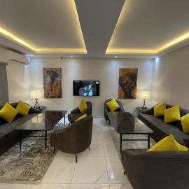 Ringruby Hotel, Oladipo Bateye