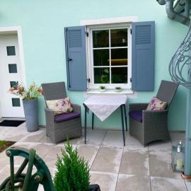 Steyr Mitte 2 Schlafzimmer Apartment ruhig mit Carport und Garten, hotel em Steyr