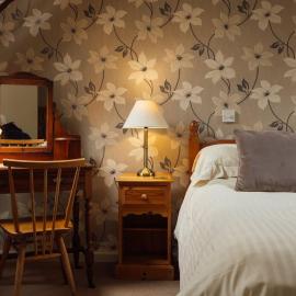 Dairy Cottage at Scolton Cottages - Indoor pool, hotel in Haverfordwest