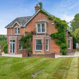5 Bed in Blashford oc-b32253