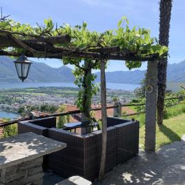 Casa Rondinella by fewotessin, hotell sihtkohas Orselina