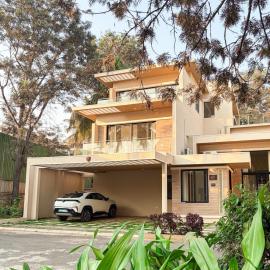 Luxury Villa Home Theater Garden Near Airport
