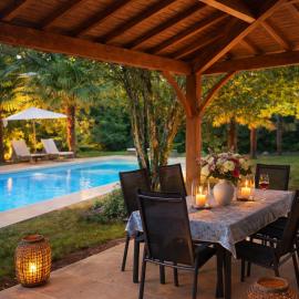 Domaine Le Verger Kleinschalige B&B met groot zwembad en buitenkeuken、Saint-Estèpheのホテル