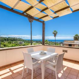 Messapia Leuca vista mare e piscina，萊烏卡的飯店