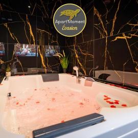 La Bulle Émeraude - Jacuzzi, Terrasse, Parking privé et gratuit, Hotel in Saint-Omer