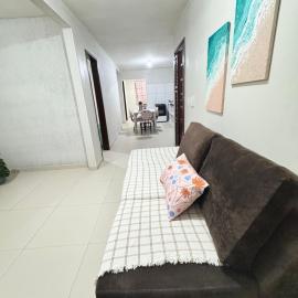 Casa no 1º piso com 2 Suítes a 200mts da praia