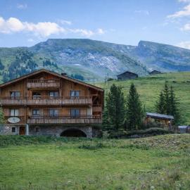 Viesnīca Hôtel Chalet Alpage pilsētā Laklusaza