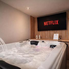 L'Amaryllis, suite romantique Jacuzzi et Parking, hotel in Cintegabelle