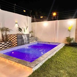 house with pool, grill, bar and garden, hotel di Ica