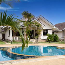 3 bedroom villa at Safir Village, Ban Phe, Rayong、クレンのホテル