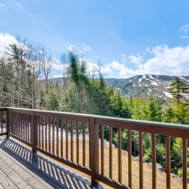 White Mtn Adventure Hub! Group Escape w/ Views, hotel u gradu Džeferson