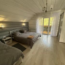 White House, hotel in Synevyrsʼka Polyana