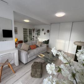 Lourdes luxury stay, proche Gare & Sanctuaire, Climatisation, hotel in Lourdes