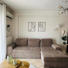 Artemis apartment, hotelli kohteessa Néa Péramos