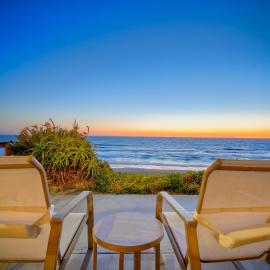 Oceanfront Condo, Private Patio, Beach Access, Sunset Views، فندق في كارلسباد