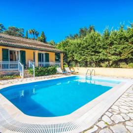 Villa Marias Beach House by Villa Plus, hotel in Ágios Stéfanos