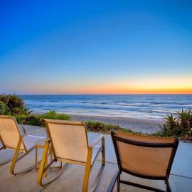Oceanfront Condo, Private Patio, Beach Access, BBQ، فندق في كارلسباد
