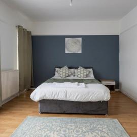 Beautiful Central Home by Coventry University, hotel din Parkside