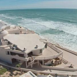 Spacious Family Beachfront Home Villa Dei Sogni
