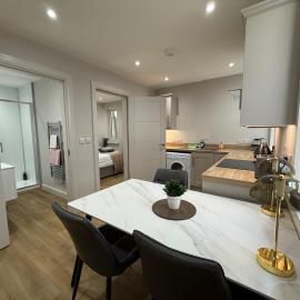 Modern 1BR Apt in Portrush - Central & Stylish Stay