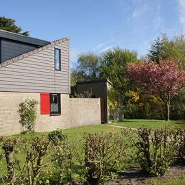Ferienhaus Klinkerwand73 im Villapark Residentie Texel, hotelli kohteessa De Cocksdorp