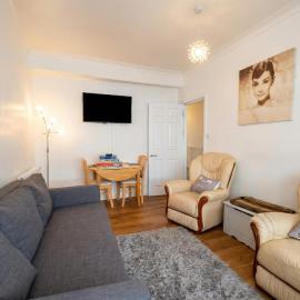 Forton Central Gosport Group Townhouse 3 bed slp 9