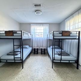 Bek's Hostel, Hotel in Hallandale Beach