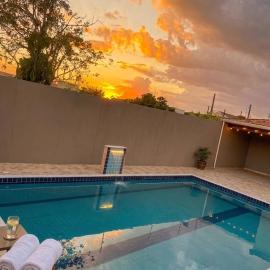 Casa Espaçosa com Piscina, 4 Quartos e Ar-Condicionado, hotel a Itanhaém