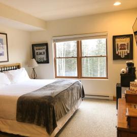 Bear Creek Lodge 209B Hotel Room