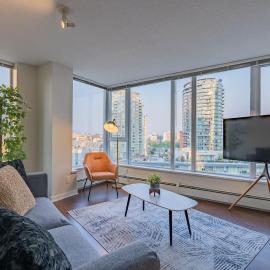 Luxury DT Vancouver Condo Skyline Views Parking