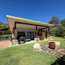 Coffs Coast Mountain Retreat Cabin 1, hotel en Coramba