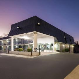 Super 8 by Wyndham Kingsport /I-81, хотел в Кингспорт