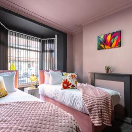 Amen 4 Bedroom Garden Street Parking 2 Bathroom - Perfect for Contractors, Groups