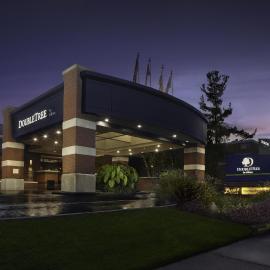 DoubleTree by Hilton Akron Fairlawn, hotel v destinácii Fairlawn